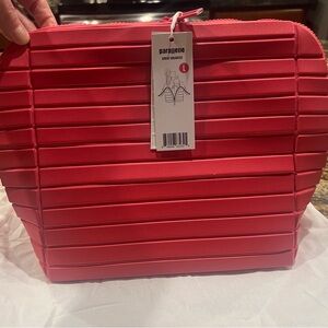 Parallelle The Large Traveler Cosmetic bag, NWT, Limited edition color “Tarte”